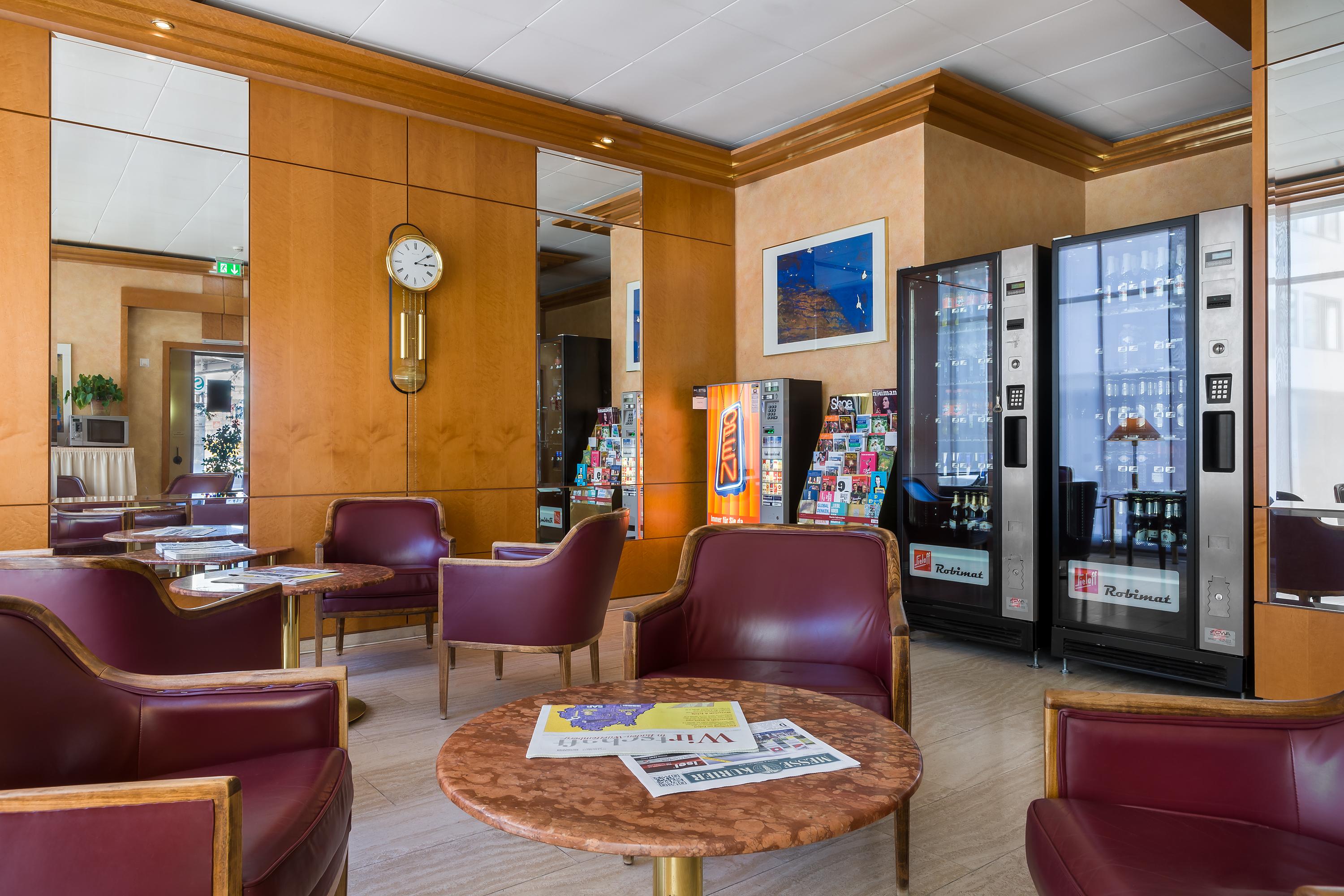 Plaza Rieker Hauptbahnhof 3*